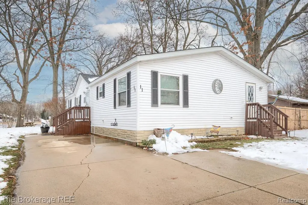 11 Crane Lake Drive, Linden, MI 48451 - Image #1