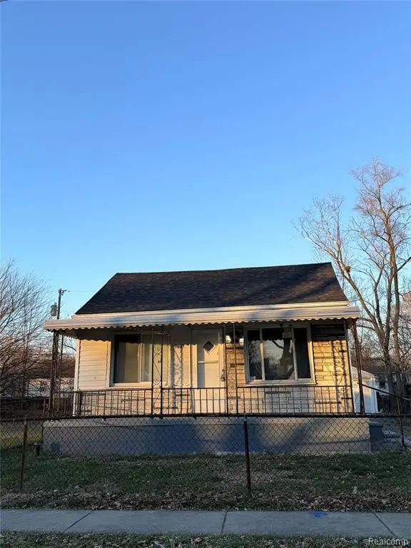 7027 Chalmers, Warren, MI 