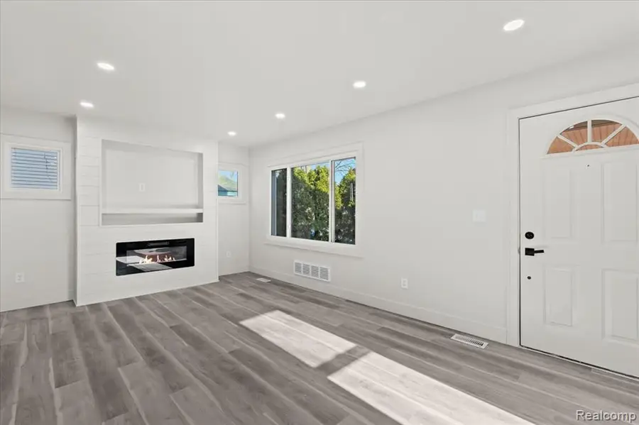 26059 Brush, Madison Heights, MI  - Image #3