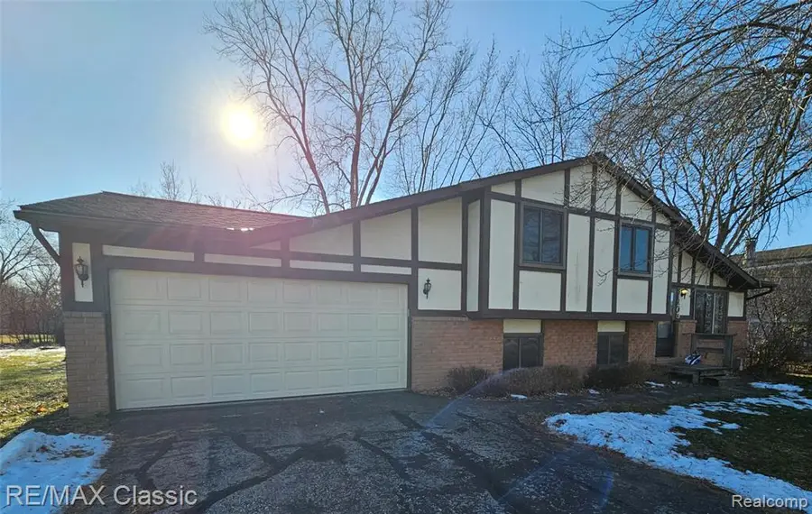 31205 Leelane, Farmington Hills, MI  - Image #2