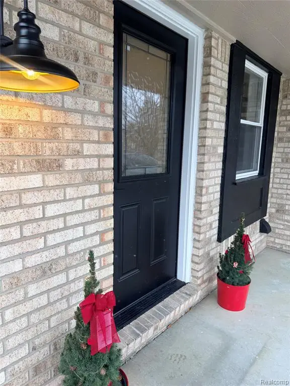 8821 Knolson, Livonia, MI  - Image #1