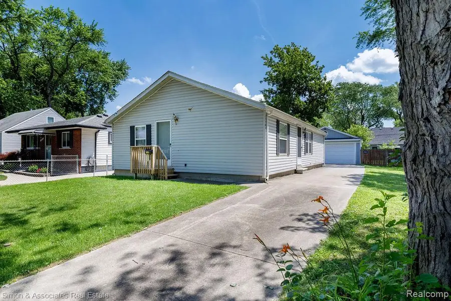 4995 Croissant, Dearborn Heights, MI  - #2