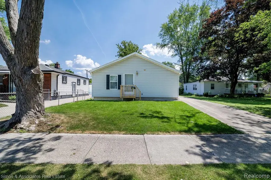 4995 Croissant, Dearborn Heights, MI  - #3