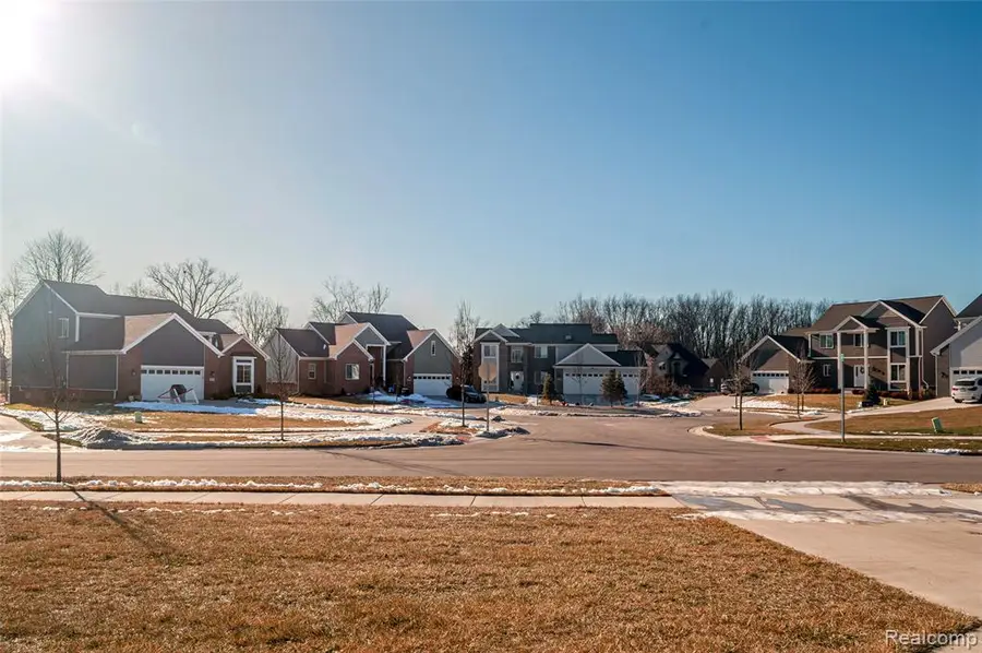1200 Drakeshire, Commerce Township, MI  - Image #3