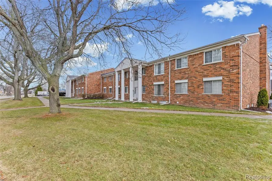 22592 Masonic, Saint Clair Shores, MI 48082 - #2