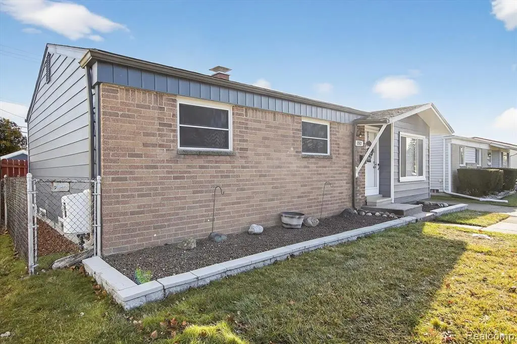 1507 Gloria, Westland, MI  - #1