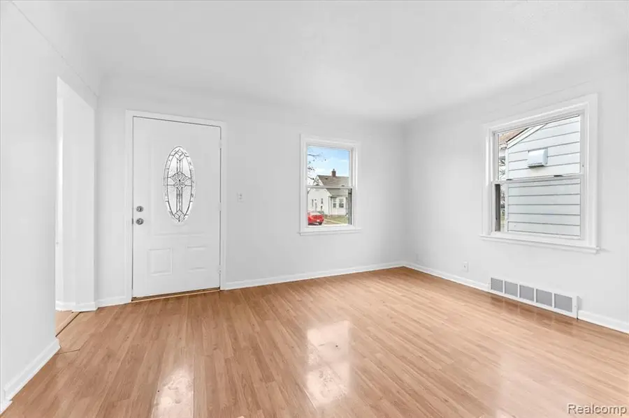 2146 University, Lincoln Park, MI  - #2