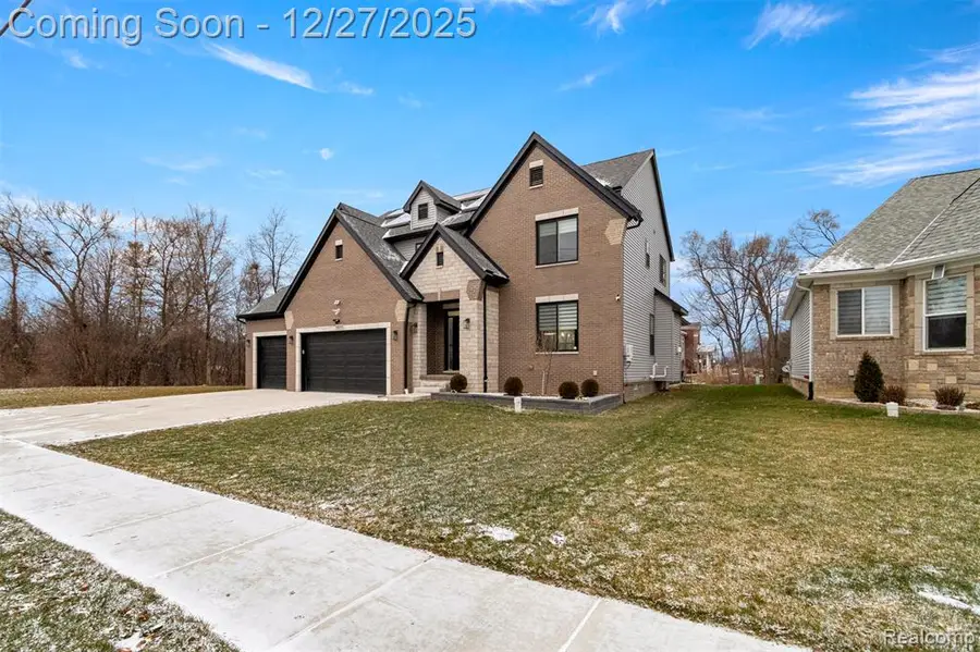 8615 Greendale, Sterling Heights, MI  - Image #2