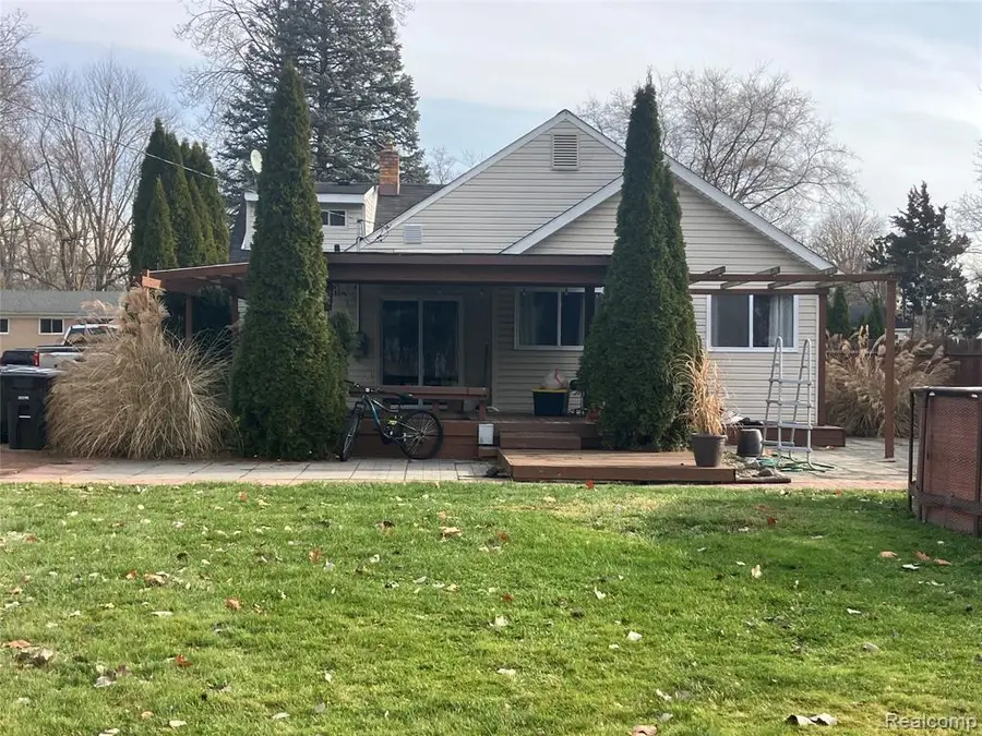 19305 Weyher, Livonia, MI  - #2