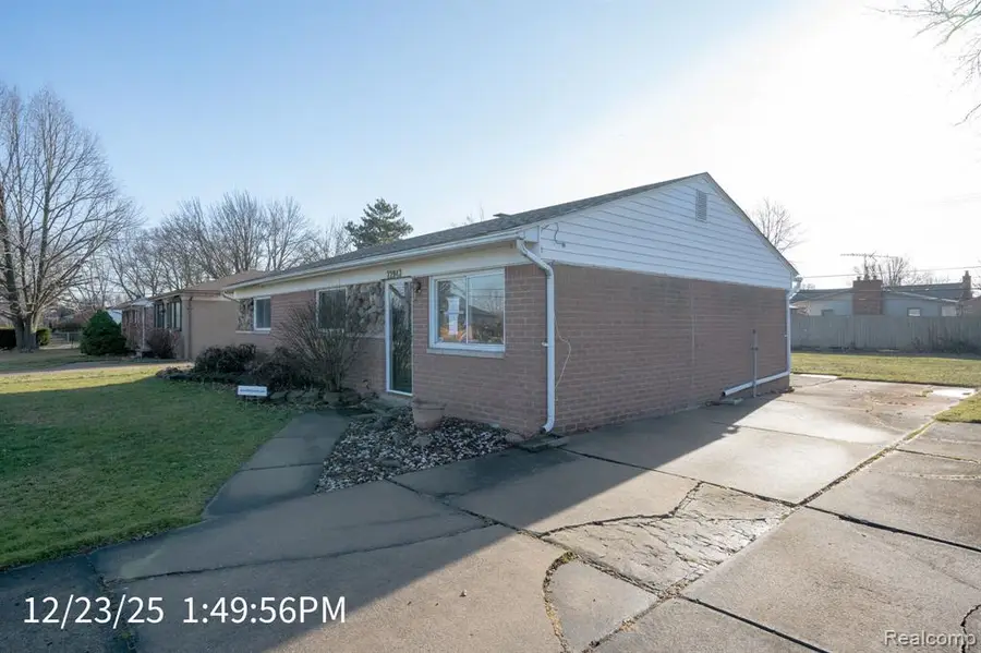 22942 Edgewater, Saint Clair Shores, MI  - #2
