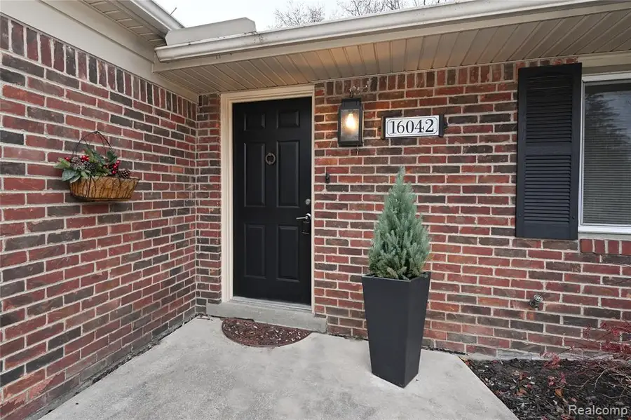 16042 Hummel, Beverly Hills, MI  - Image #2