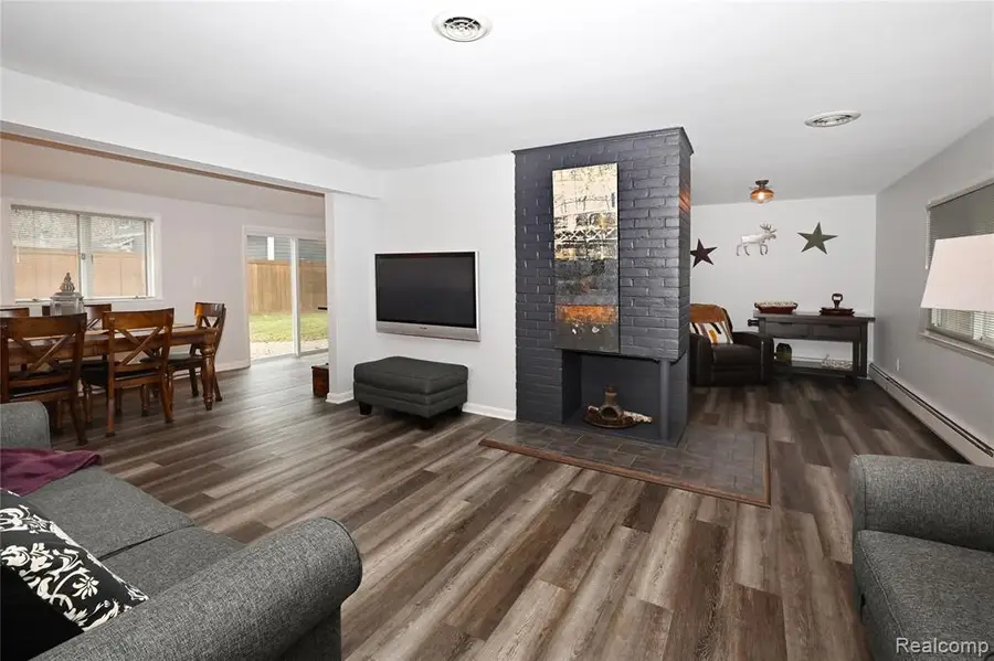 16042 Hummel, Beverly Hills, MI  - Image #3