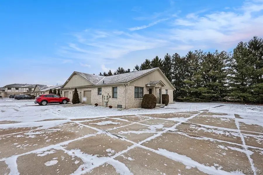 41916 King Edward, Clinton Township, MI  - #2