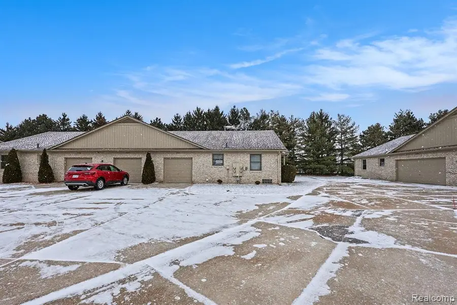 41916 King Edward, Clinton Township, MI  - #3