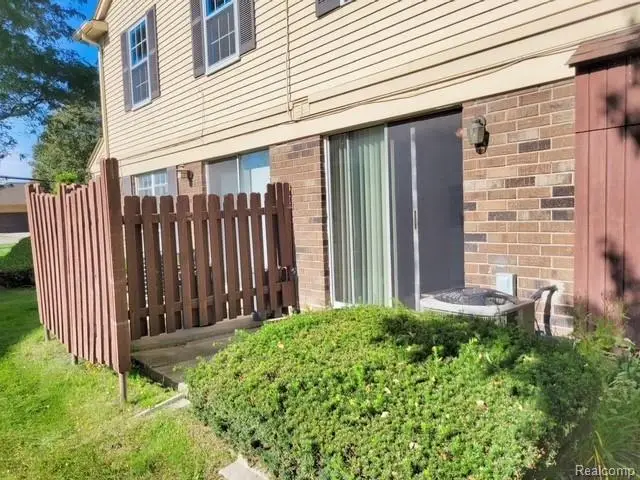 34231 Garfield, Fraser, MI  - #2