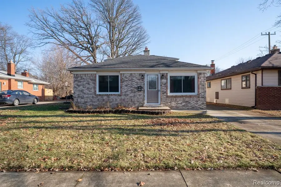 4205 Harding, Dearborn Heights, MI  - Image #2