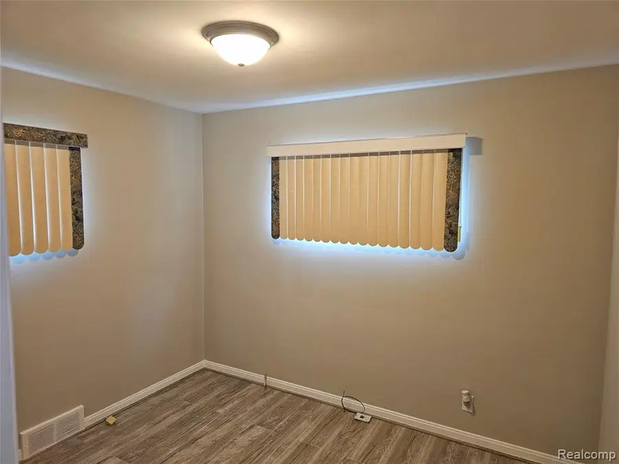 23091 Sussex, Oak Park, MI  - Image #3