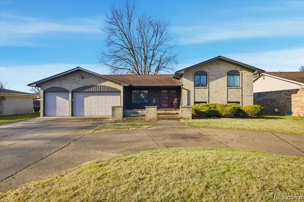 37207 Almont, Sterling Heights, MI 