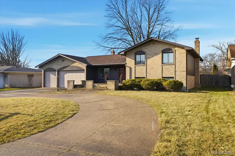 37207 Almont, Sterling Heights, MI  - Image #2