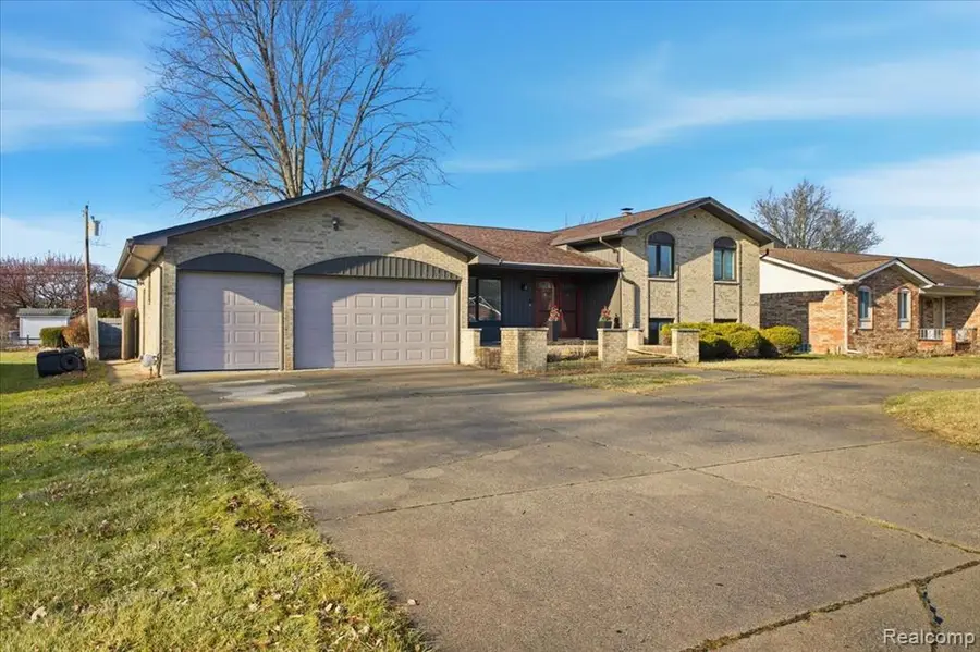 37207 Almont, Sterling Heights, MI  - Image #3