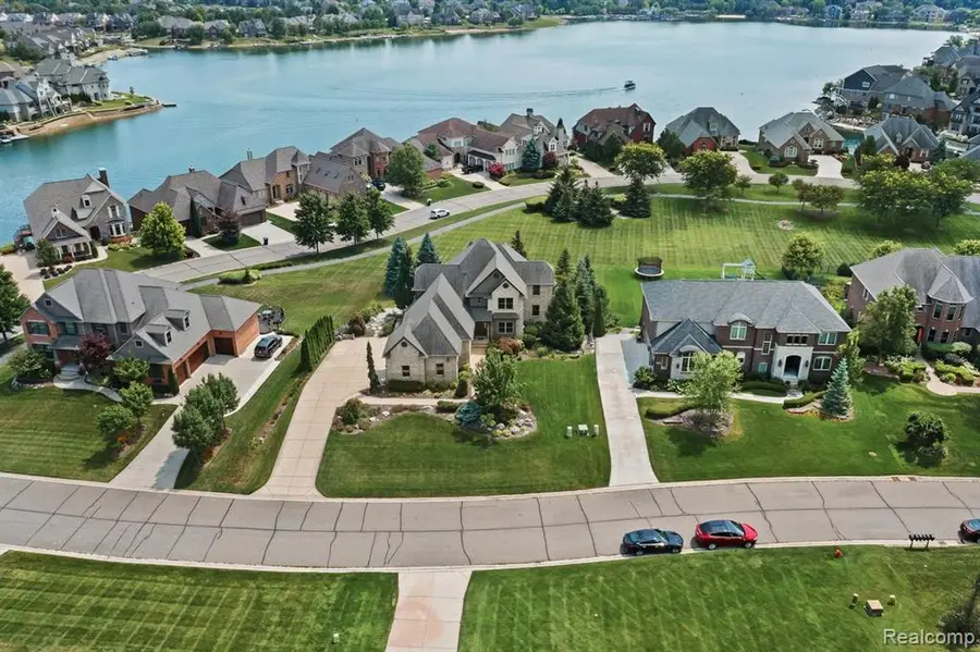 10511 Stoney Point, South Lyon, MI  - Image #3