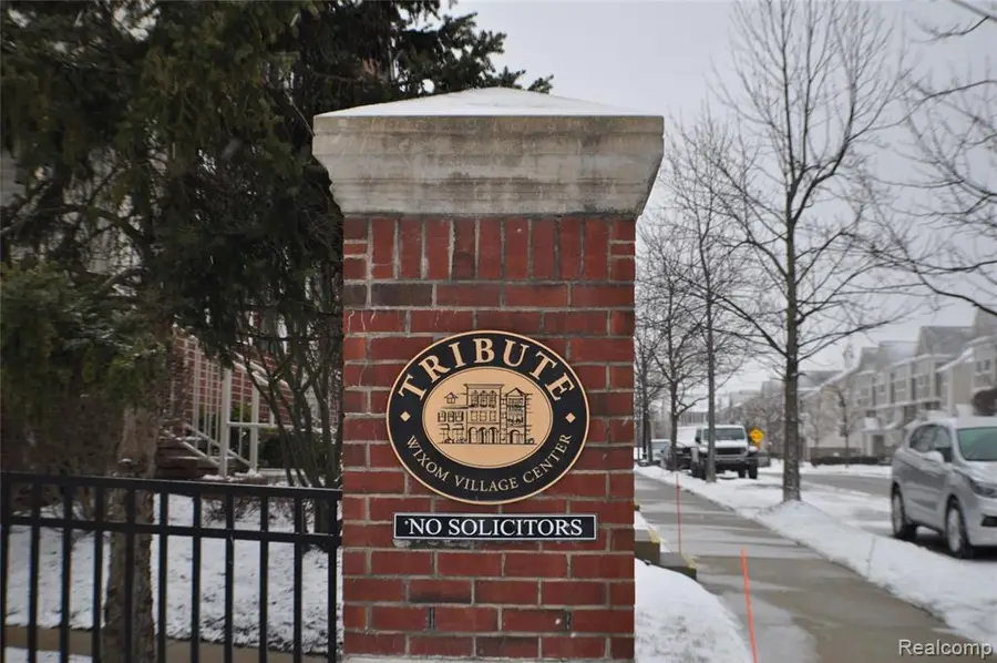 3204 Johanna Ware #13, Wixom, MI  - Image #2