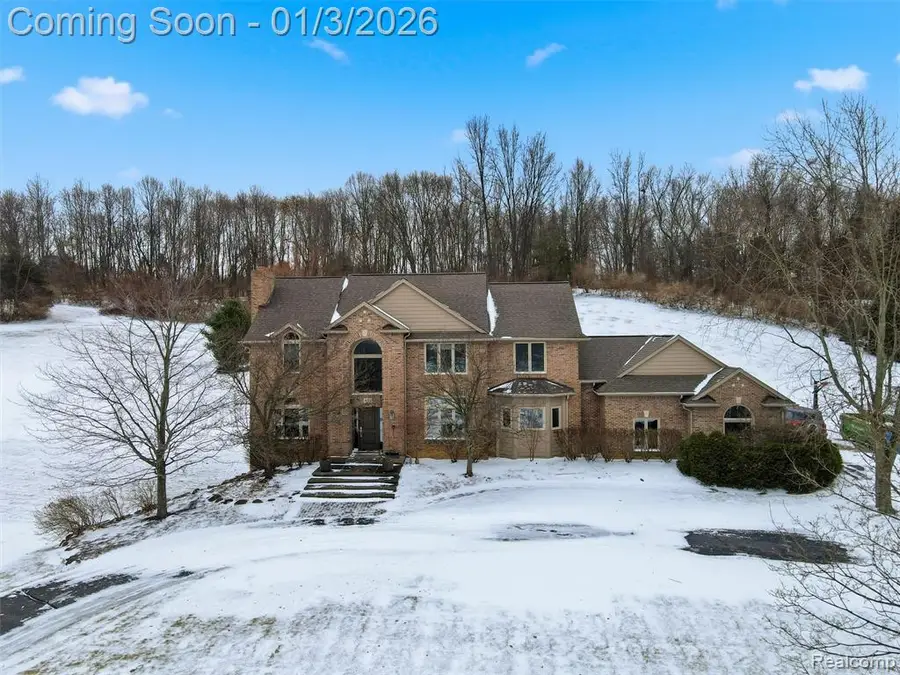 8153 Sashabaw Ridge, Clarkston, MI 48348 - Image #2