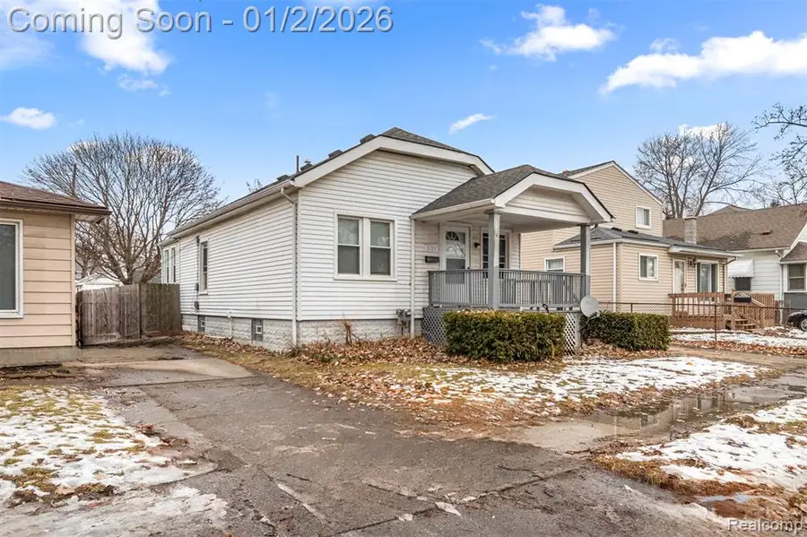 1129 E Harry, Hazel Park, MI  - Image #3
