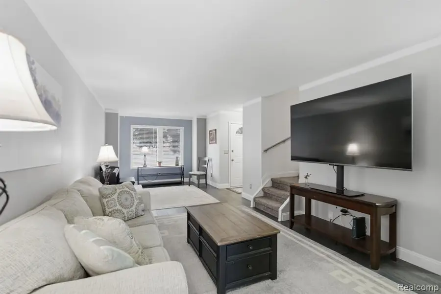 22227 E 11 Mile, Saint Clair Shores, MI 48081 - Image #3