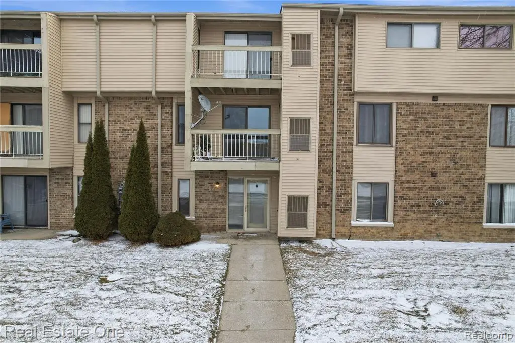 30475 W 14 Mile #77, Farmington Hills, MI  - Image #1