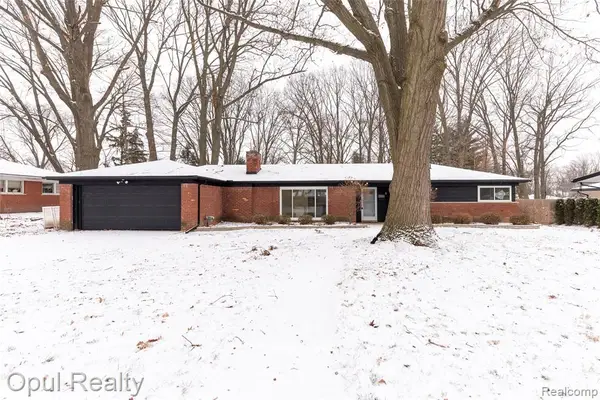 23220 Fleming, Farmington, MI 