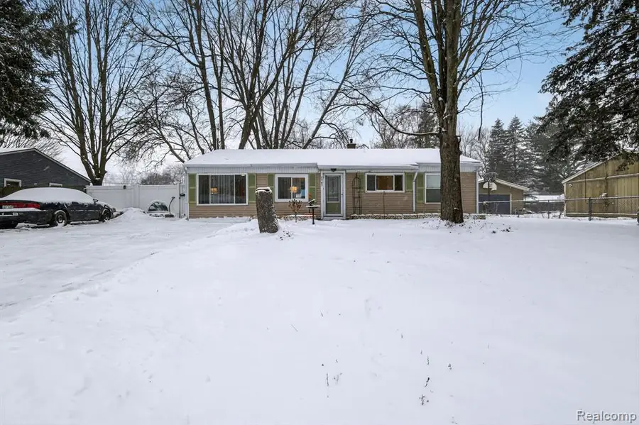 2465 Liter, Lake Orion, MI  - Image #2