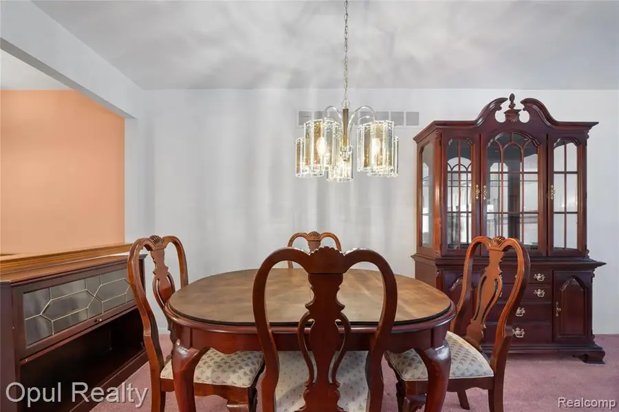 37510 N Laurel Park, Livonia, MI  - Image #3