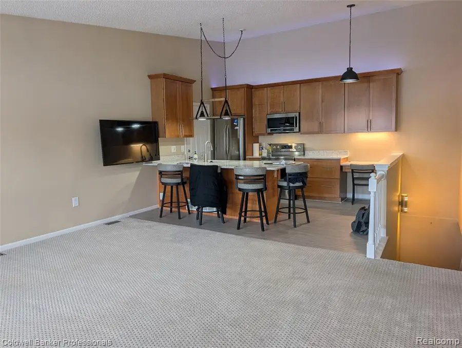 42157 Old Pond, Plymouth, MI  - Image #2