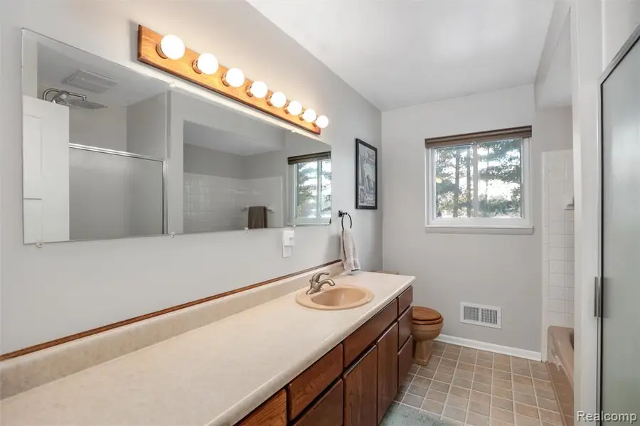 43220 Riggs, Van Buren, MI  - Image #2