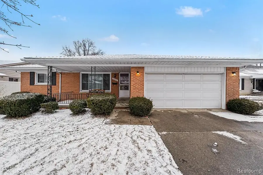 26254 Cecile Street, Dearborn Heights, MI 48127 - #2