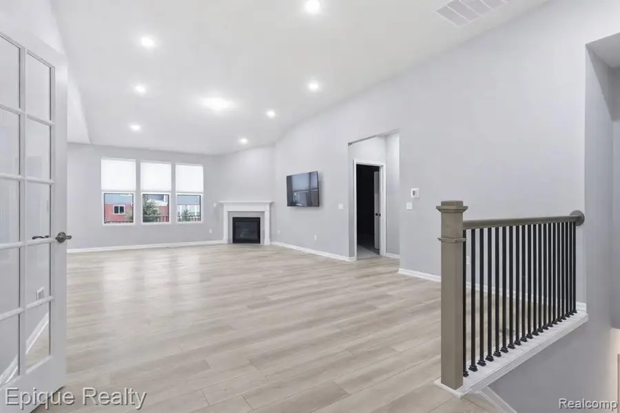 55638 Oak Pointe, Shelby Charter Township, MI  - Image #3