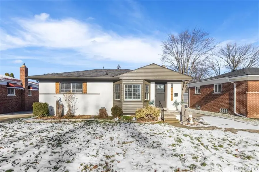 22617 Raymond, Saint Clair Shores, MI  - Image #3