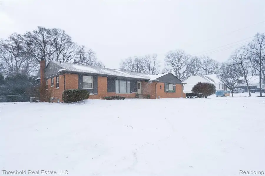 5595 Old Orchard, Orchard Lake Village, MI  - Image #2