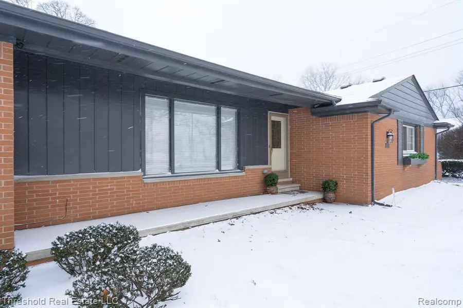 5595 Old Orchard, Orchard Lake Village, MI  - Image #3