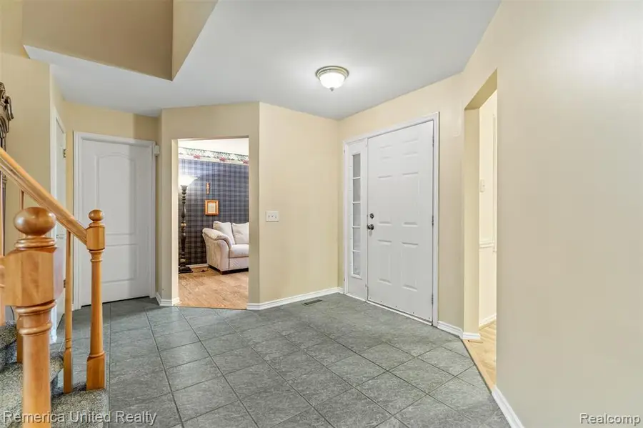 746 Red Maple, Wixom, MI  - Image #3