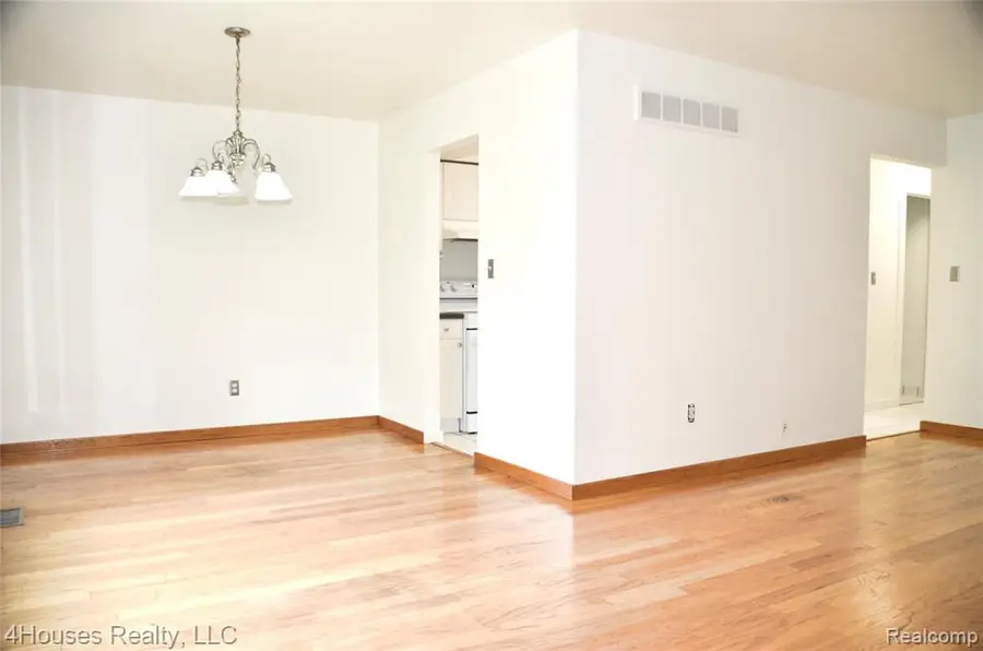 737 E Fox Hills #180, Bloomfield Hills, MI  - #2