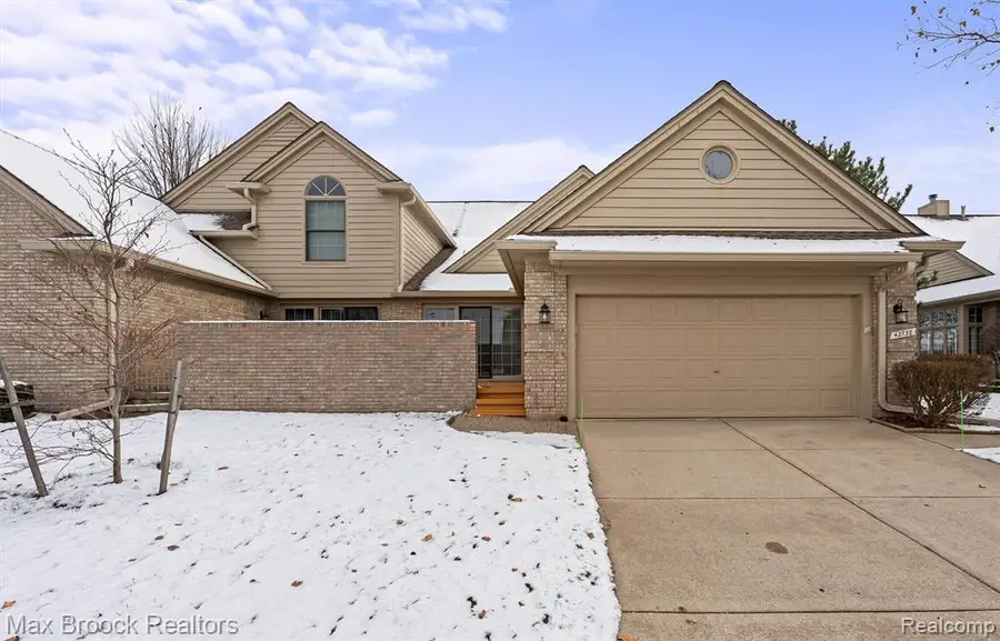 42738 Matthew #47, Sterling Heights, MI  - Image #2