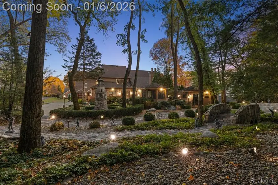 7310 Sandy Creek, Bloomfield Hills, MI  - Image #2