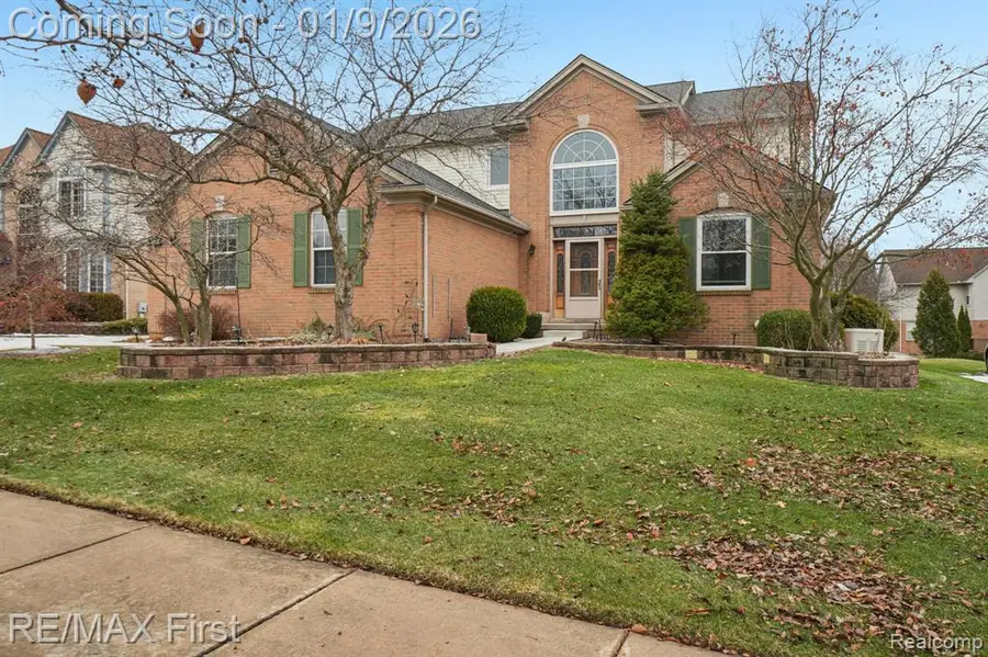2715 Fox Woods, Rochester Hills, MI  - Image #2