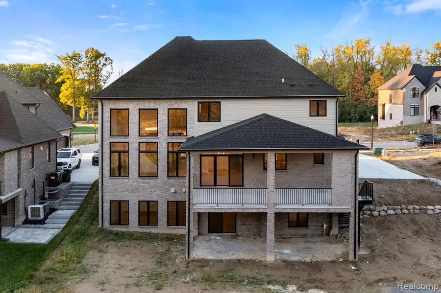 2455 Buckthorn, Shelby Charter Township, MI  - Image #2