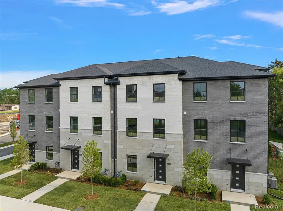 2809 Summers, Troy, MI  - Image #2