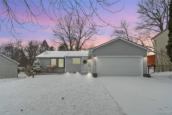 357 Woodlake, Brighton, MI 