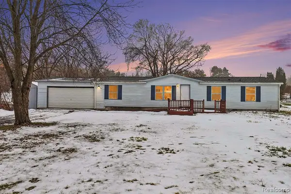 1295 W Cook, Grand Blanc, MI 48439