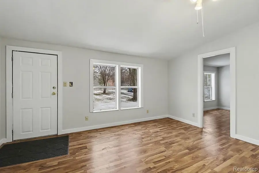 1295 W Cook, Grand Blanc, MI 48439 - Image #3